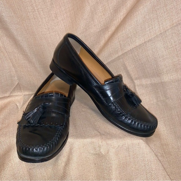 Johnston & Murphy Other - Men's J. MURPHY Black Stanza Kiltie Tassel Loafers size 10